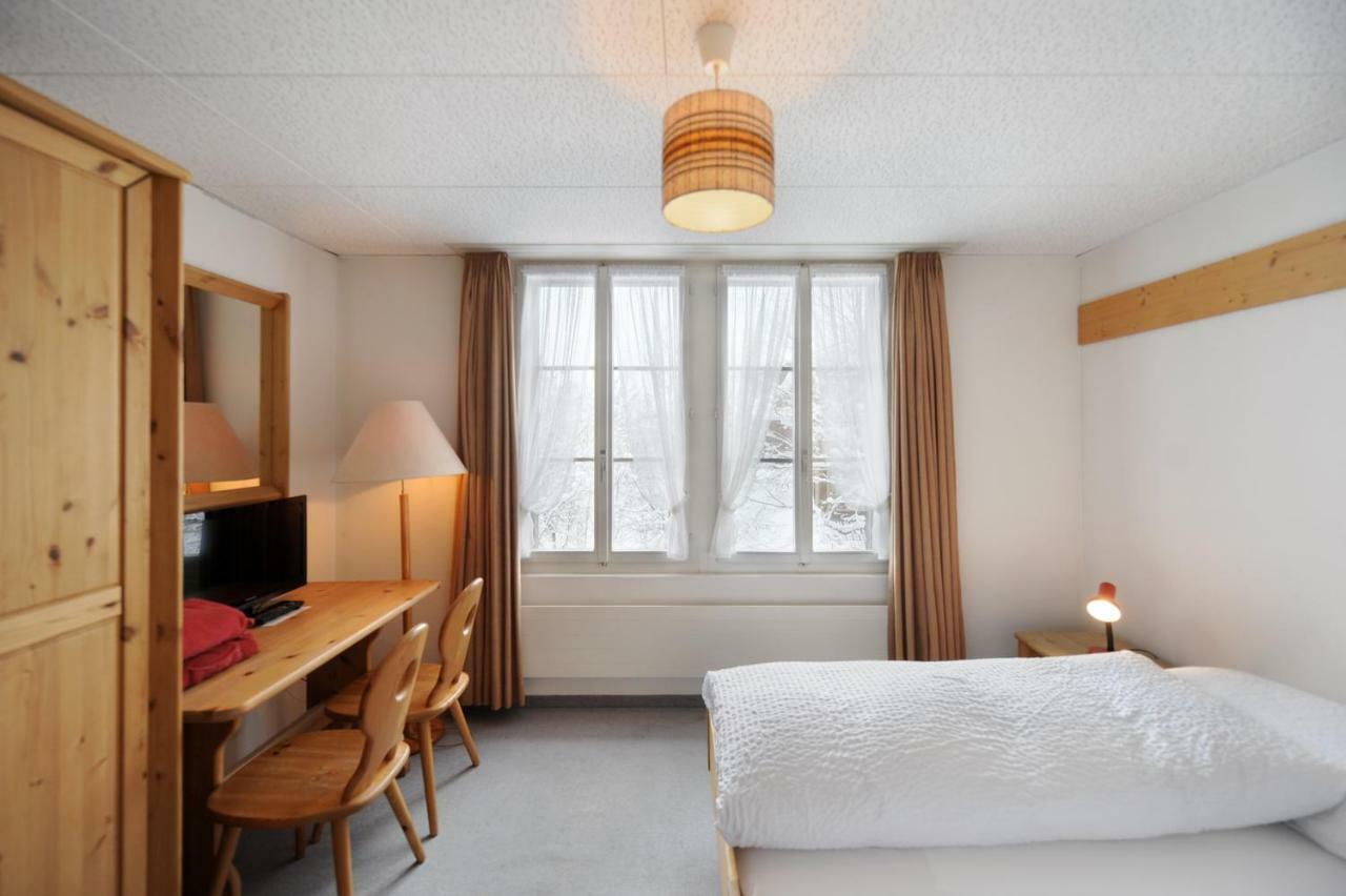 Hotel Krone Budget Lenk Exteriör bild